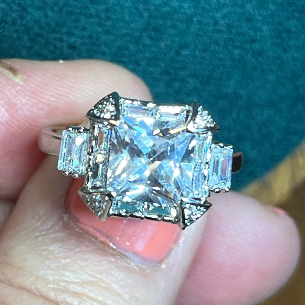 Classic Silver-Tone Clear Cubic Zirconia Statement Ring Sz 9